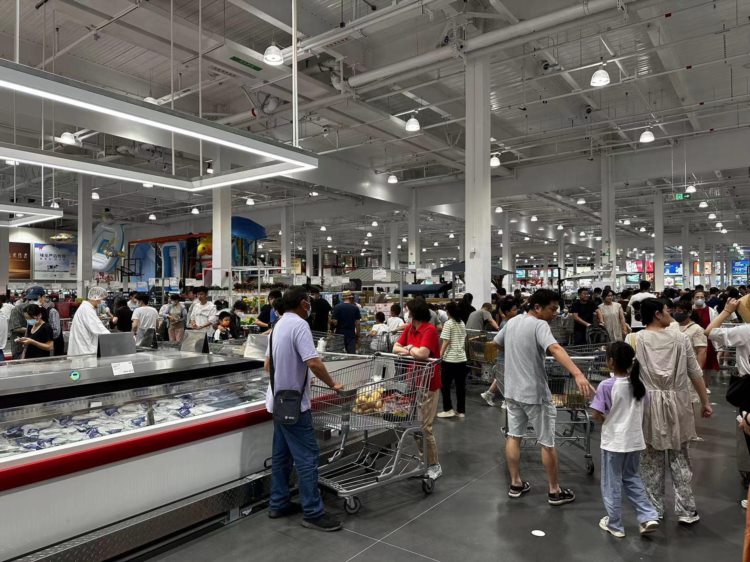 为啥超市大卖场生意难做，但山姆和Costco这种仓储式会员店越开越多？