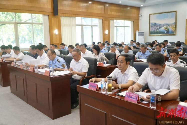 湘西州召开2023年食品安全委员会全体会议：加强从“农田”到“餐桌”的全过程监管 确保“舌尖上的安全”