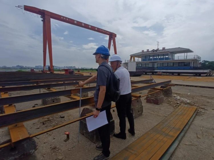 湖南首艘新能源纯电动集散两用船在湘潭开工建造