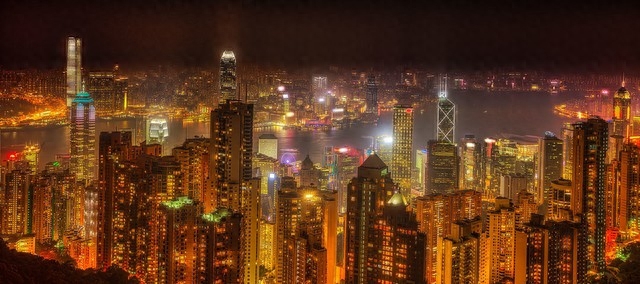 香港富豪的罗生门：繁华背后的真相