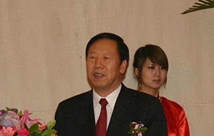 他曾任中国人民银行行长后主政天津多年现已79岁仍健在