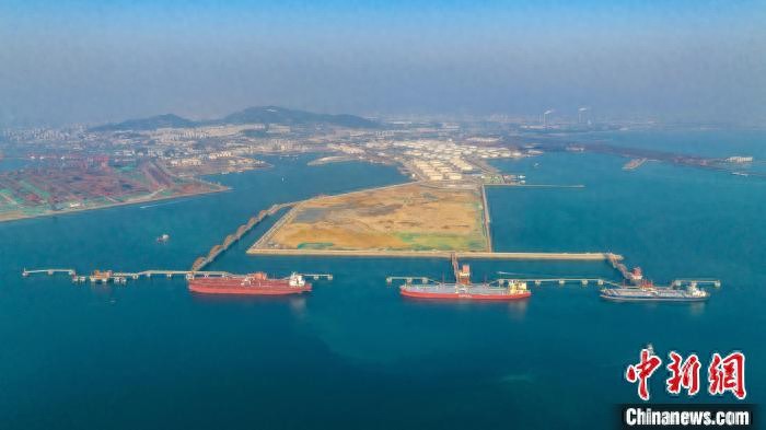 山东日照港第四座30万吨级原油码头投产打造亿吨级原油集散地