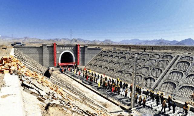 中国又一大超级工程从新疆一口气直通西藏全球独一份