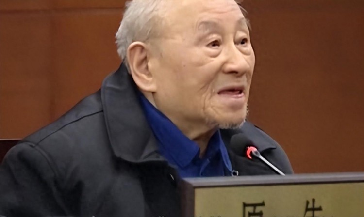北京95岁老人妻子去世，留下了30万存款，银行：这是遗产不能给你