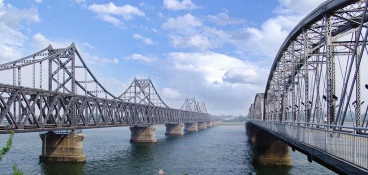 中国22亿独资建中朝鸭绿江大桥然而8年未通车问题出在哪