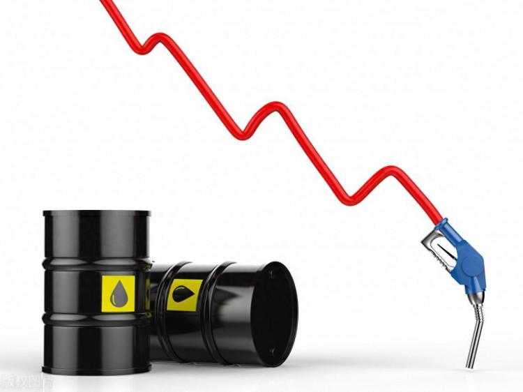 油价暴跌倒计时专家透露：11月国内高油价将消失！