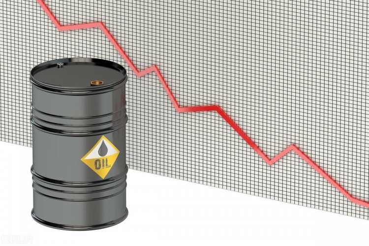 油价暴跌倒计时专家透露：11月国内高油价将消失！